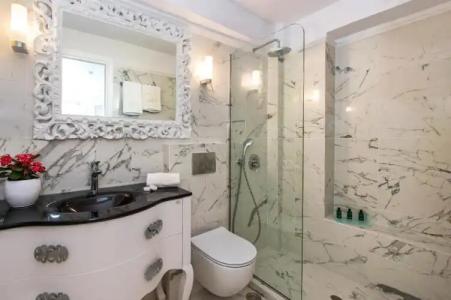 Athina Luxury Suites - 250