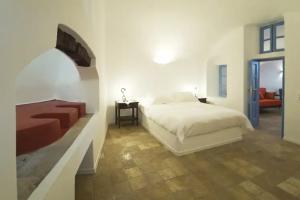 Pantelia Suites