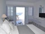 Senior Private Pool Quadruple Suite Volcano & Sunset Sea View