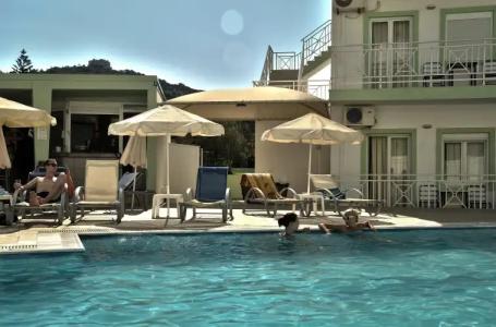 Chrissy's Paradise - 16