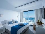 2 Bedrooms Family room with sea view