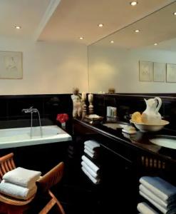 Out Of The Blue Resort & Spa - 96