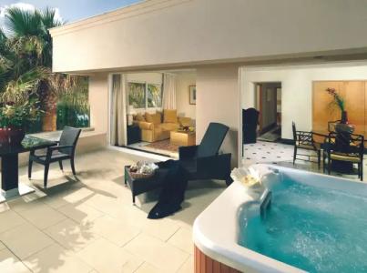 Out Of The Blue Resort & Spa - 88