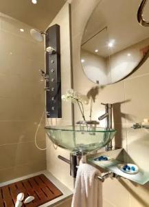 Out Of The Blue Resort & Spa - 66