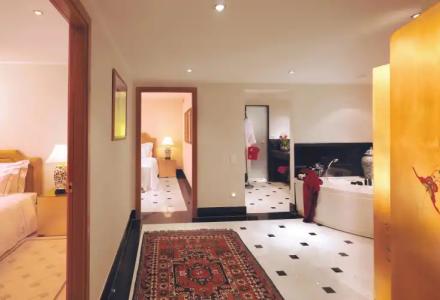 Out Of The Blue Resort & Spa - 80