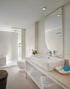 Out Of The Blue Resort & Spa - 130