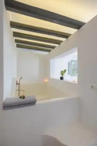 Sea View Beach - 100