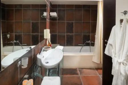 Angela Suites Boutique - 7