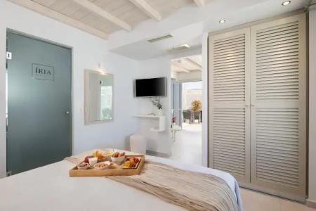 Iria Beach Art - 188