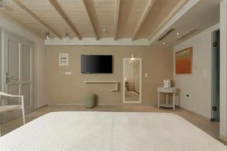 Iria Beach Art - 150