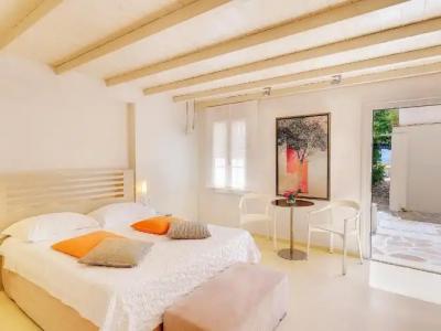 Iria Beach Art - 137