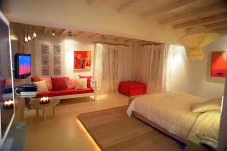 Iria Beach Art - 171