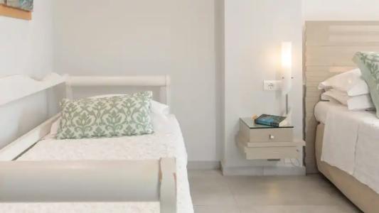 Iria Beach Art - 113