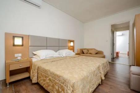 Aeolis Boutique - 201