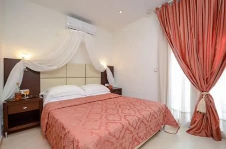 Aeolis Boutique - 177