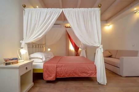 Aeolis Boutique - 136