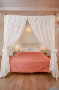 Aeolis Boutique - 148