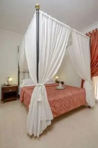 Aeolis Boutique - 151