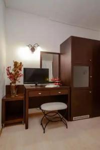 Aeolis Boutique - 164