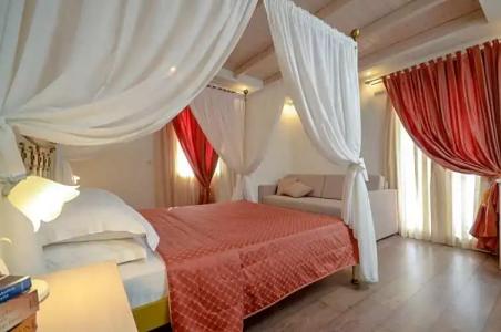 Aeolis Boutique - 134