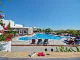 Standard Triple room with pool view