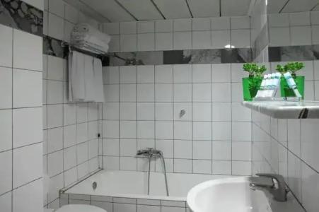 Dorian Inn - Sure Collection by Best Western - 49