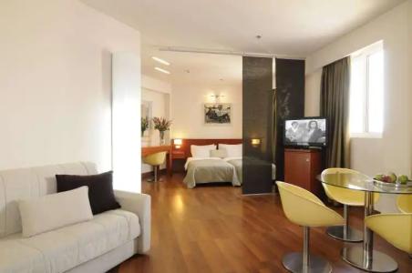 Dorian Inn - Sure Collection by Best Western - 79