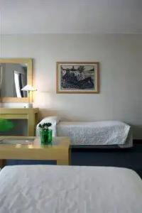 Dorian Inn - Sure Collection by Best Western - 46
