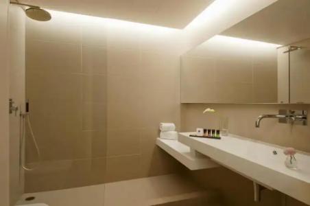 O&B Athens Boutique - 155