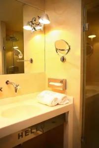 O&B Athens Boutique - 71