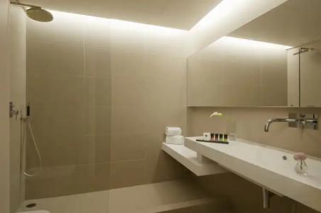 O&B Athens Boutique - 50