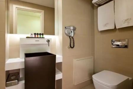 O&B Athens Boutique - 81