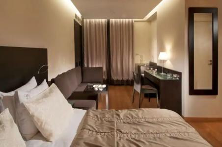 O&B Athens Boutique - 89