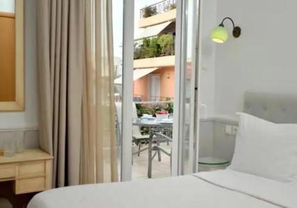 Acropolis Ami Boutique - 122