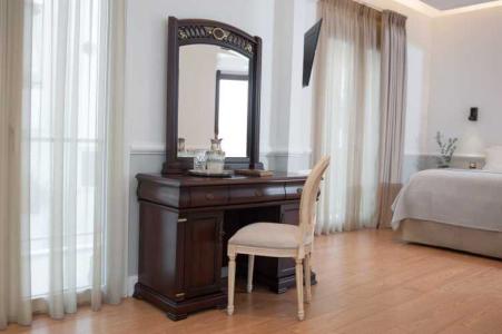 Acropolis Ami Boutique - 105
