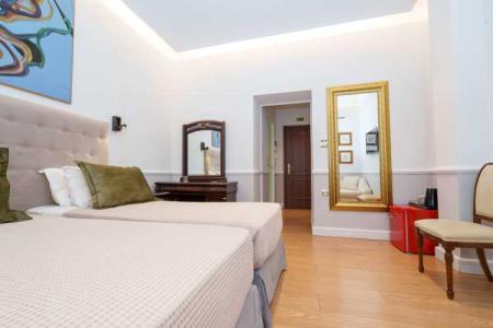 Acropolis Ami Boutique - 100