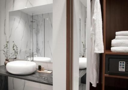 Acropolis Ami Boutique - 134
