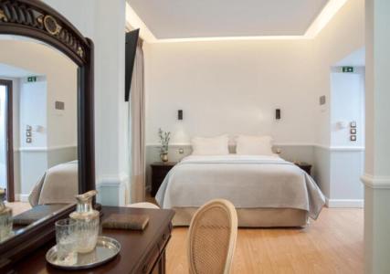 Acropolis Ami Boutique - 106