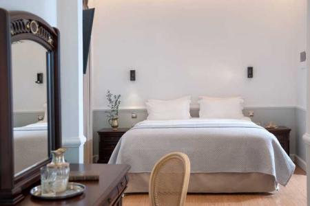 Acropolis Ami Boutique - 102