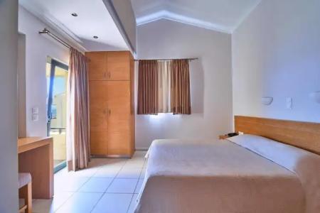 Silver Beach & Apartments - 5