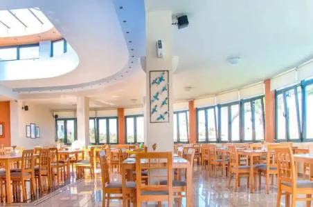 Silver Beach & Apartments - 23