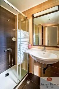 Silver Beach & Apartments - 53