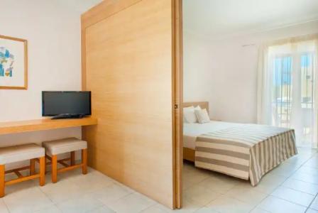 Silver Beach & Apartments - 3