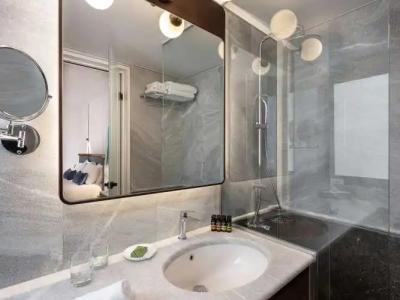 Avra City - 135