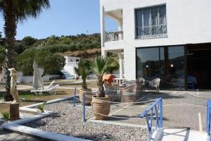 Agia Marina - Hotels