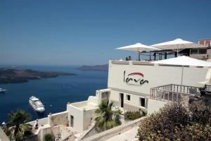 Lava Suites & Lounge, Fira