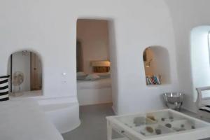 Prime Suites, Oia