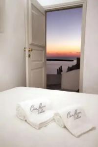 Oia Mare Villas - 42