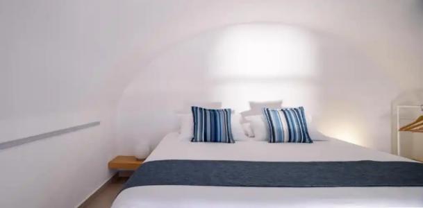 Muses Cycladic Suites - 128