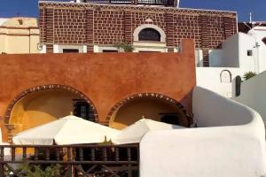 1864 The Sea Captain's House, Oia